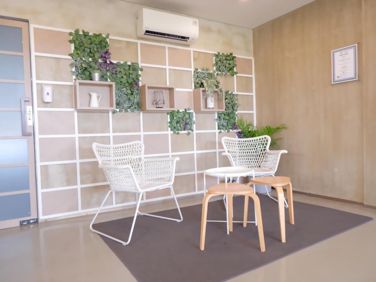 Hotel Swiss-Belexpress Cilegon Esterno foto