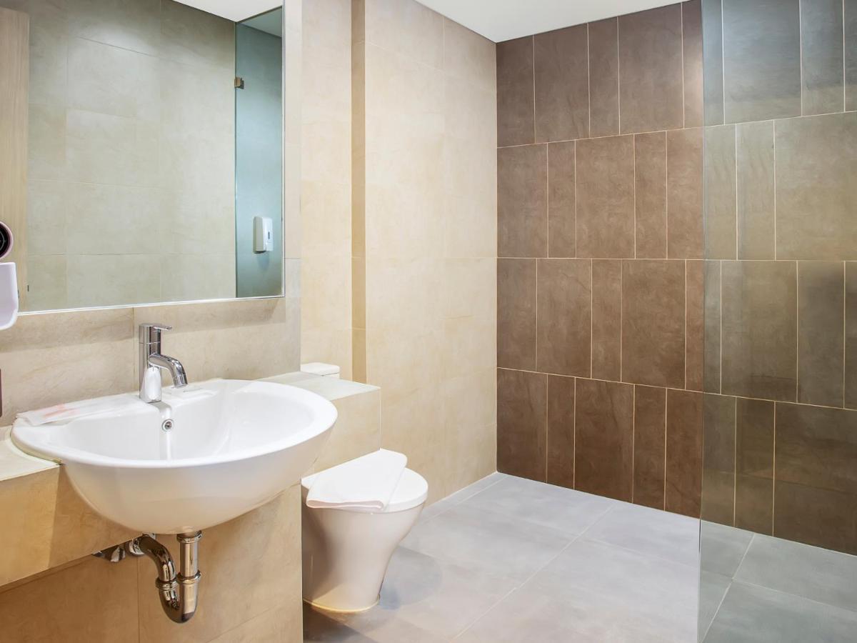 Hotel Swiss-Belexpress Cilegon Esterno foto