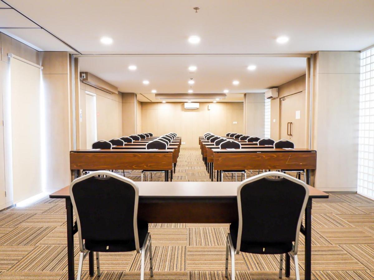 Hotel Swiss-Belexpress Cilegon Esterno foto