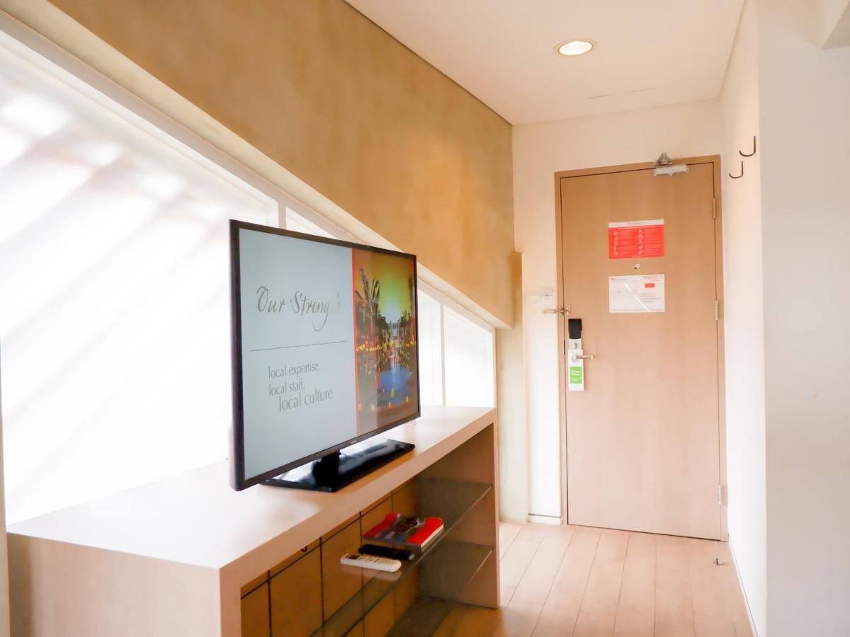 Hotel Swiss-Belexpress Cilegon Esterno foto