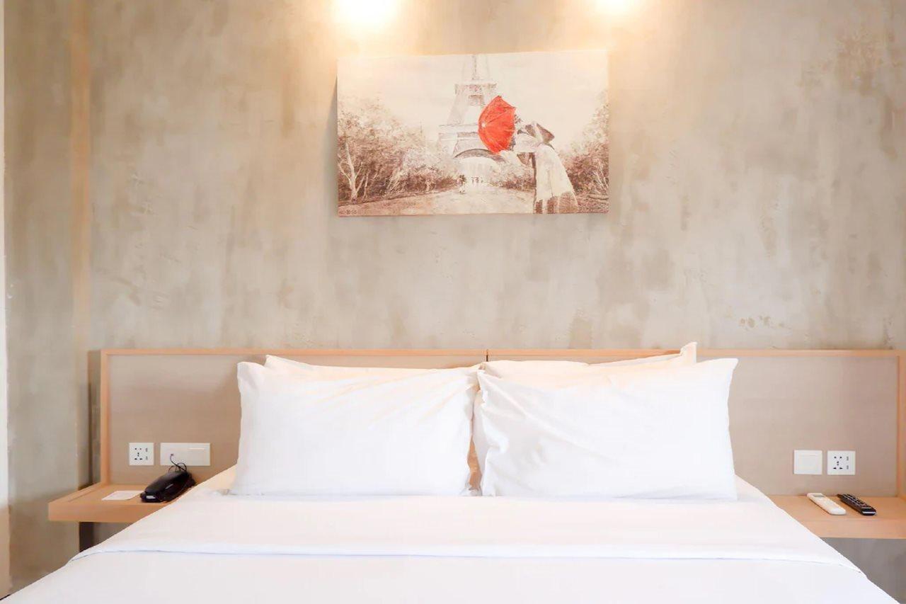 Hotel Swiss-Belexpress Cilegon Esterno foto