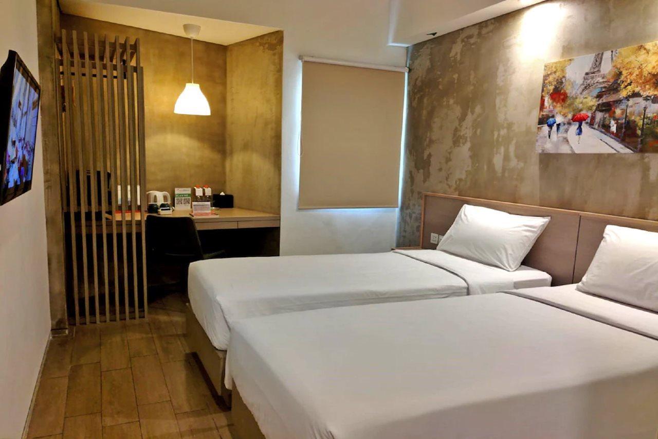 Hotel Swiss-Belexpress Cilegon Esterno foto