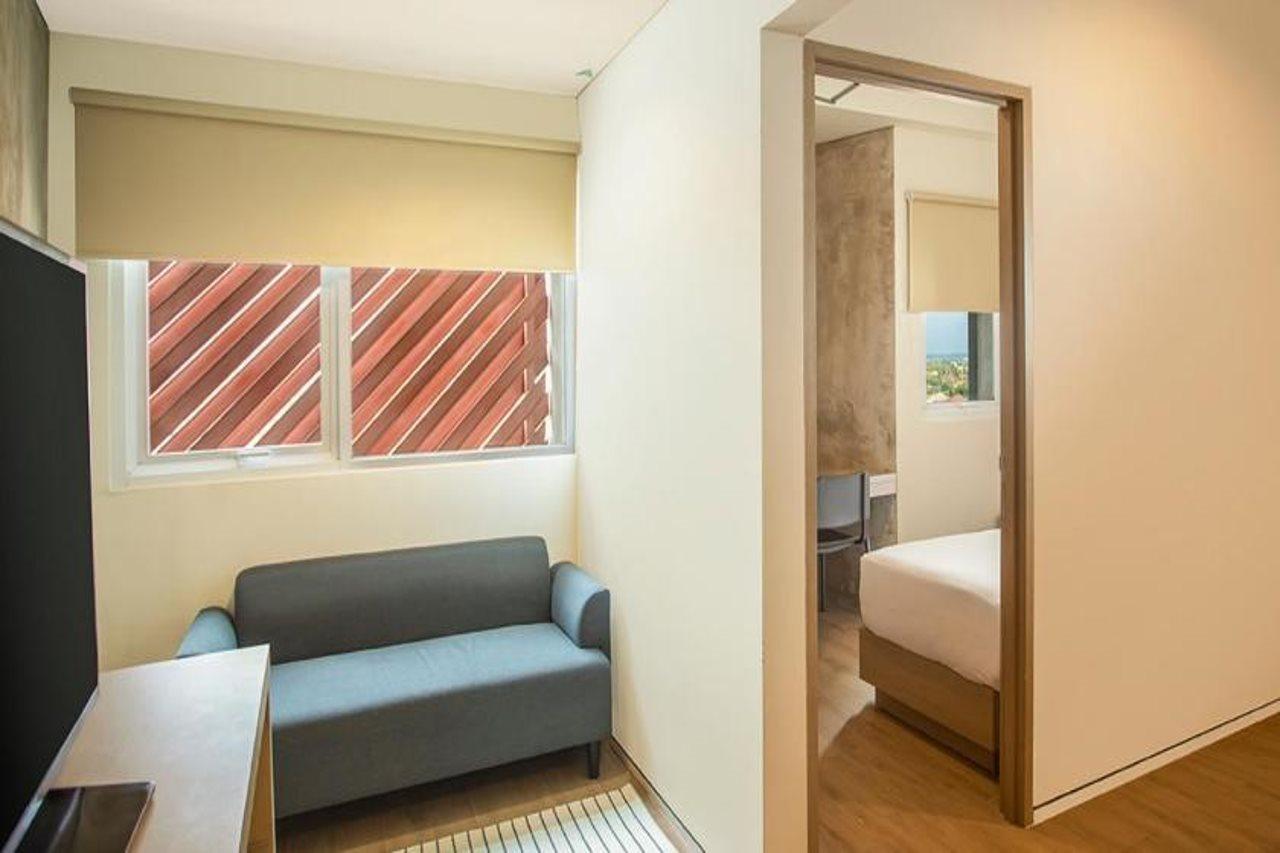 Hotel Swiss-Belexpress Cilegon Esterno foto