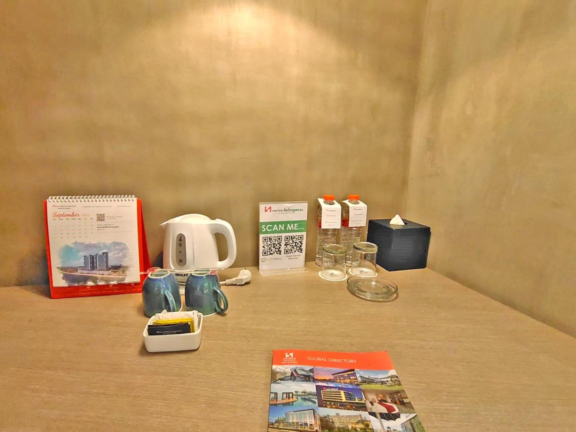 Hotel Swiss-Belexpress Cilegon Esterno foto